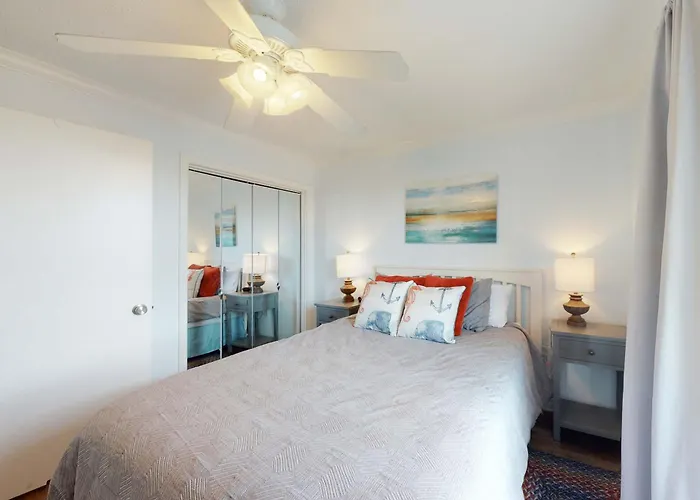 Beautiful Oceanfront With Pool Hot Tub Access Balcony & Wifi Holiday home Gulf Shores