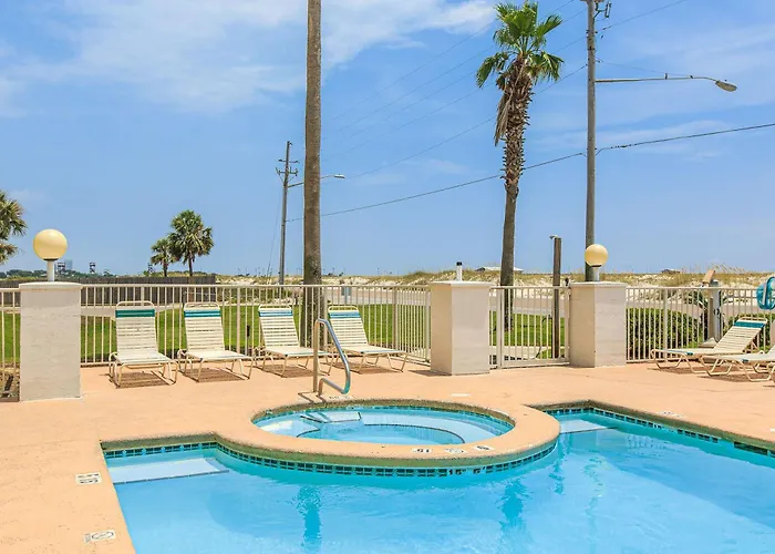 Beautiful Oceanfront With Pool Hot Tub Access Balcony & Wifi *