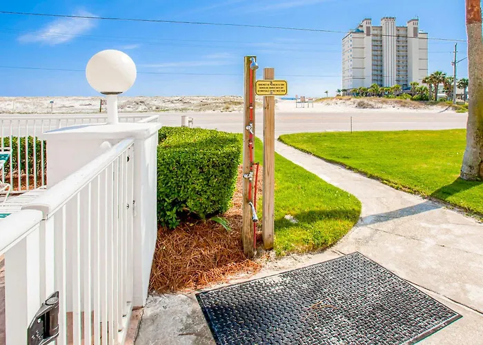 Beautiful Oceanfront With Pool Hot Tub Access Balcony & Wifi *